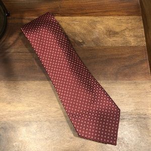 Dark Knot Tie - Wine w/ Repeating Pattern